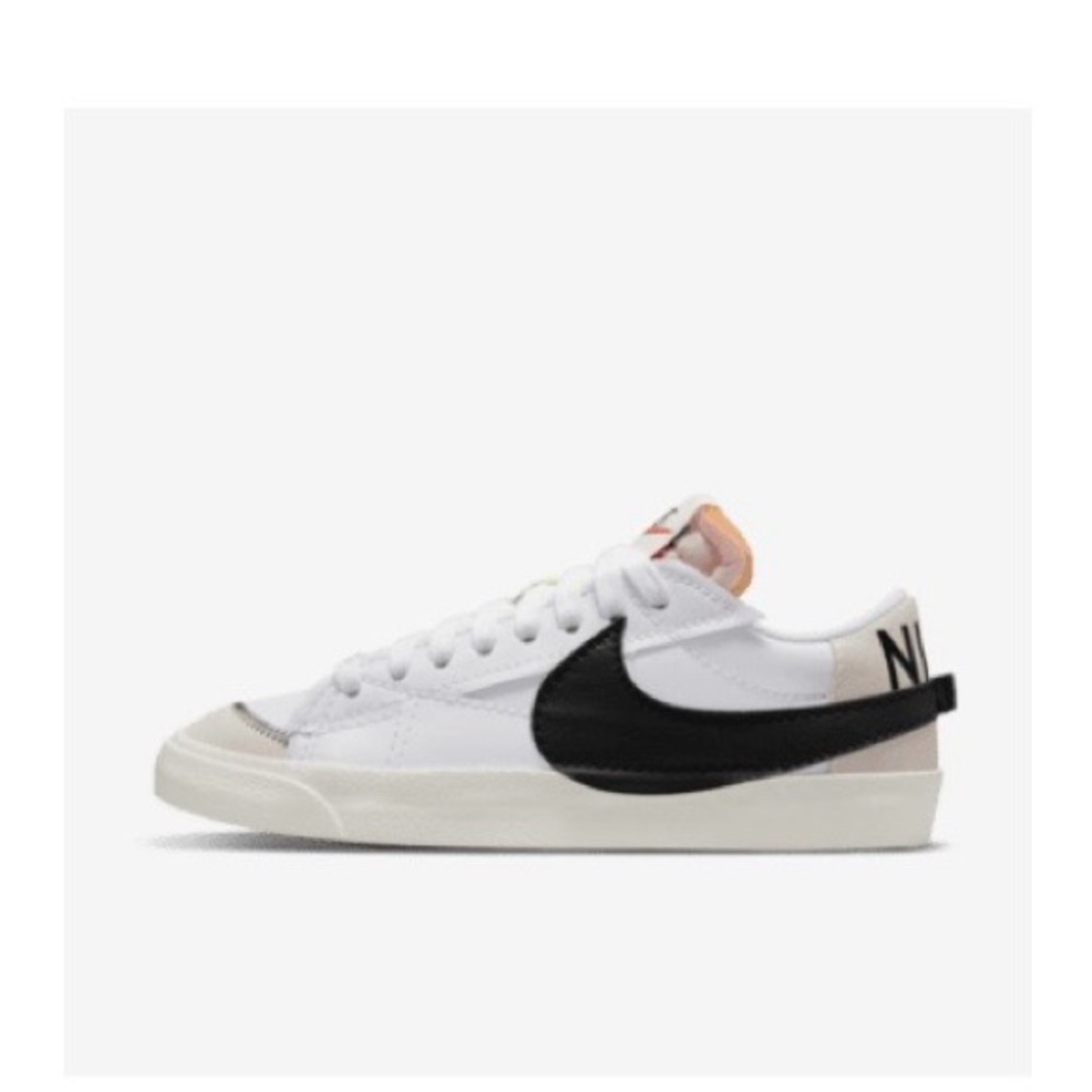 Nike Blazer Low sneakers (Men’s size 6)